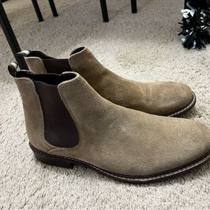 Men’s Size 8 Chelsea boots